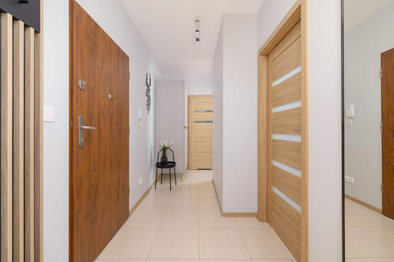 Osiedle Avia Harmonious Apartment With Balcony & Parking Cracow By Renters Prestige Krakow Ngoại thất bức ảnh