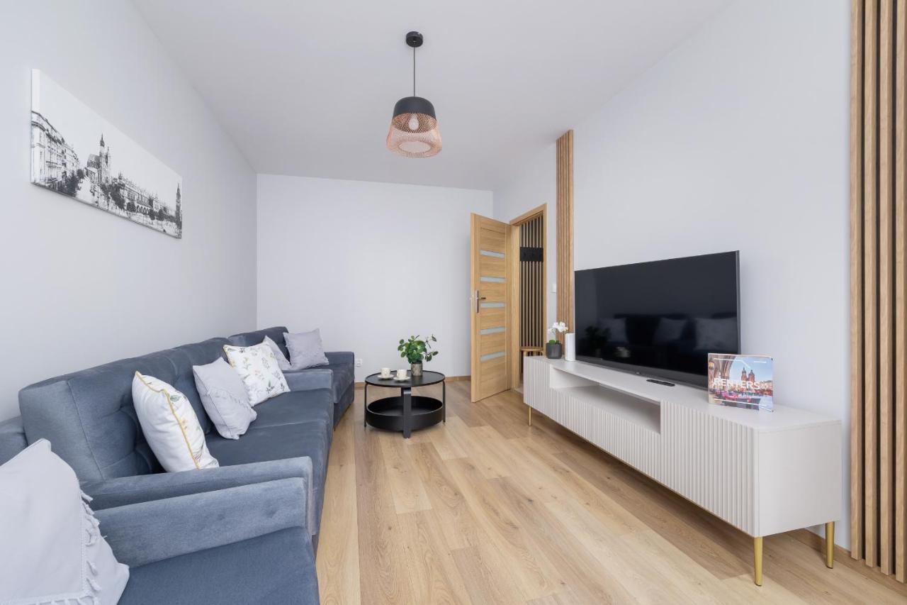 Osiedle Avia Harmonious Apartment With Balcony & Parking Cracow By Renters Prestige Krakow Ngoại thất bức ảnh