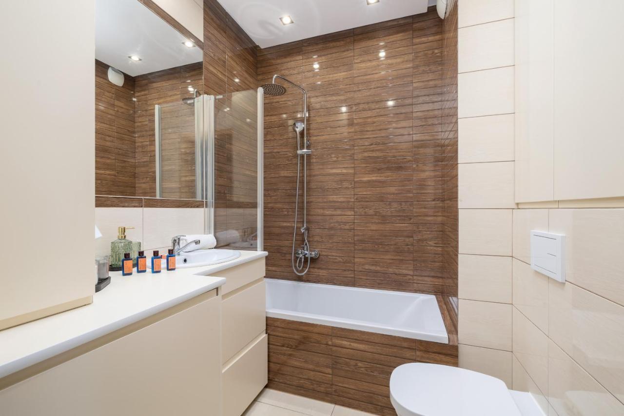 Osiedle Avia Harmonious Apartment With Balcony & Parking Cracow By Renters Prestige Krakow Ngoại thất bức ảnh