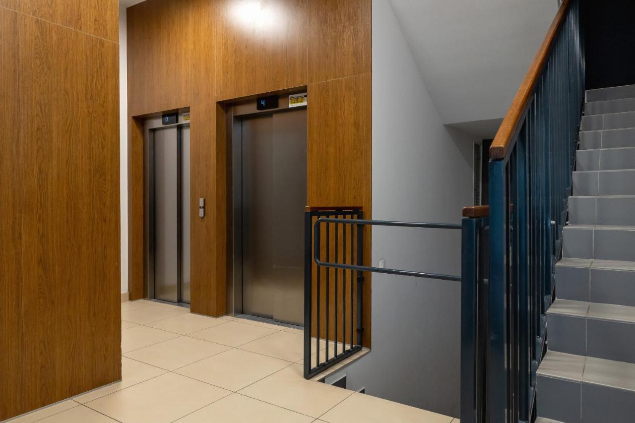 Osiedle Avia Harmonious Apartment With Balcony & Parking Cracow By Renters Prestige Krakow Ngoại thất bức ảnh